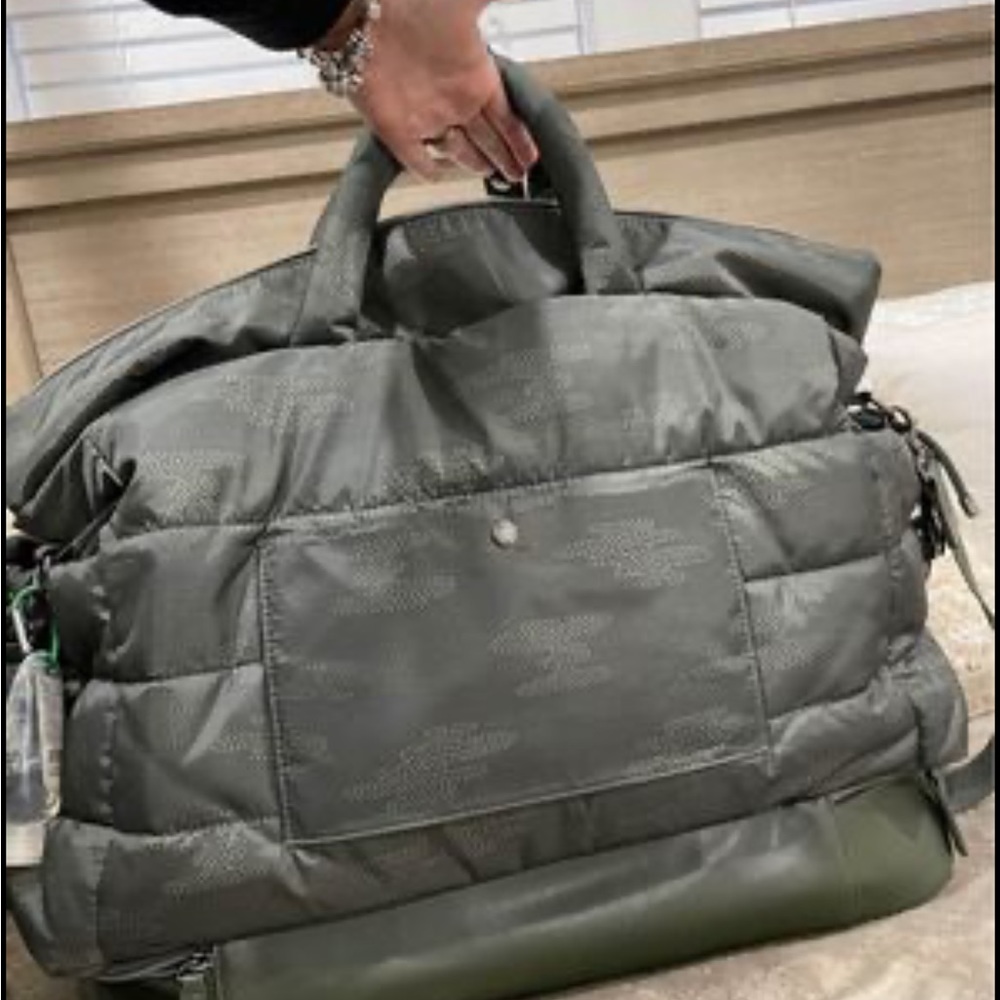 Itzy Ritzy Weekender bag - Picture 2 of 7